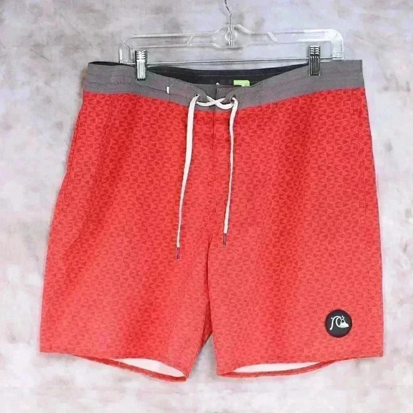 QuikSilver Boardshort Size 34 red/graphic pattern w/front pockets and back velc - Picture 1 of 12